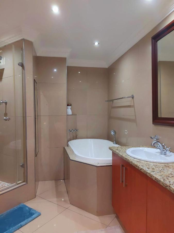 Ocean Sunrise At The Sails - Durban Point Waterfront Apartment Bagian luar foto