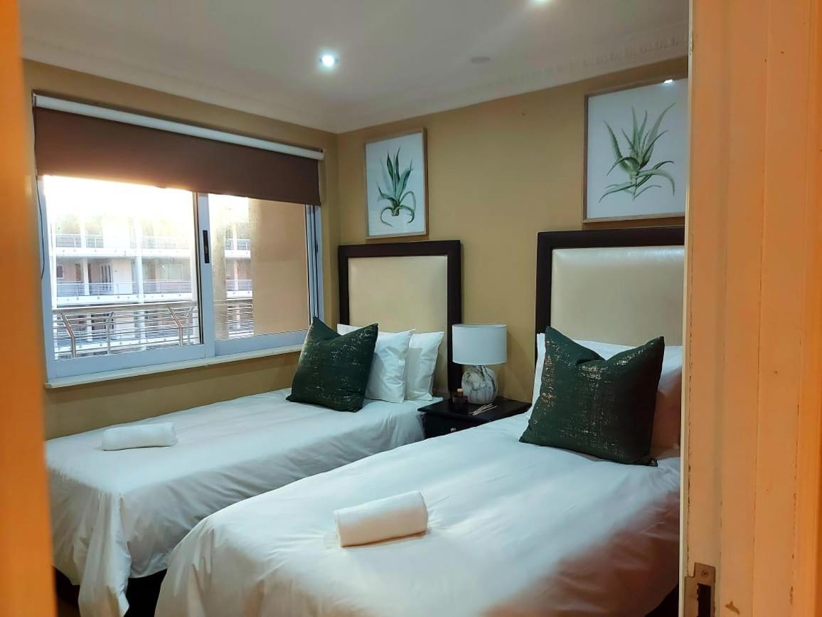 Ocean Sunrise At The Sails - Durban Point Waterfront Apartment Bagian luar foto