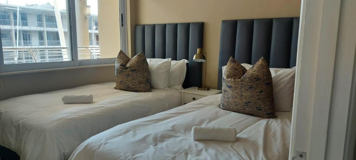 Ocean Sunrise At The Sails - Durban Point Waterfront Apartment Bagian luar foto